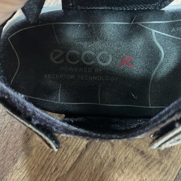 Women's Ecco Yucatan size 40 walking sandal - Picture 5 of 6